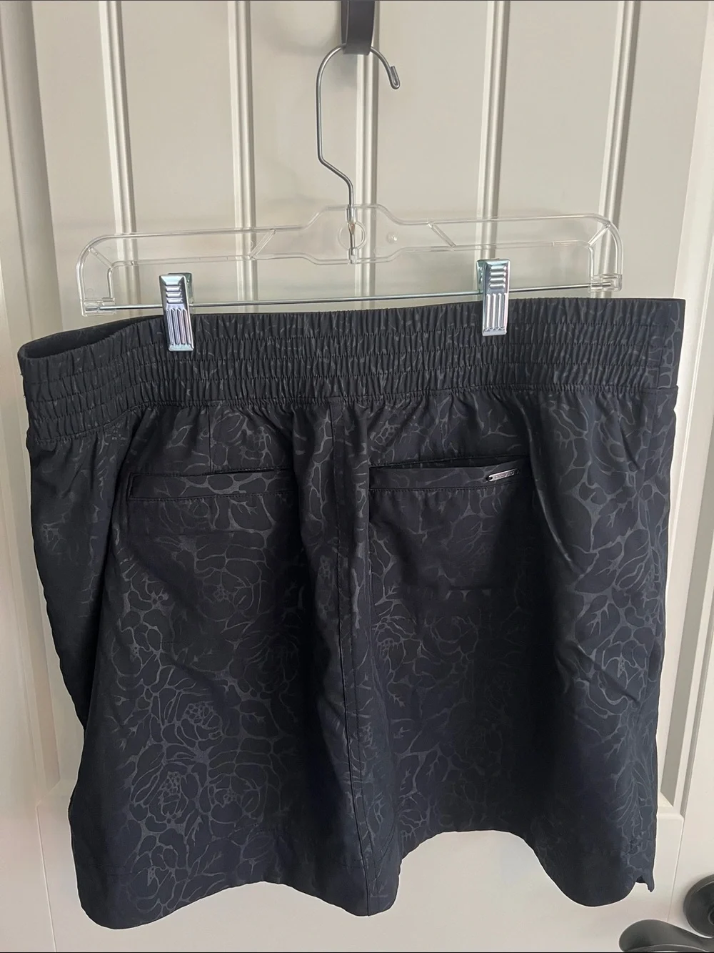 Orvis Black Floral Athletic Skort with Zippered Pockets
